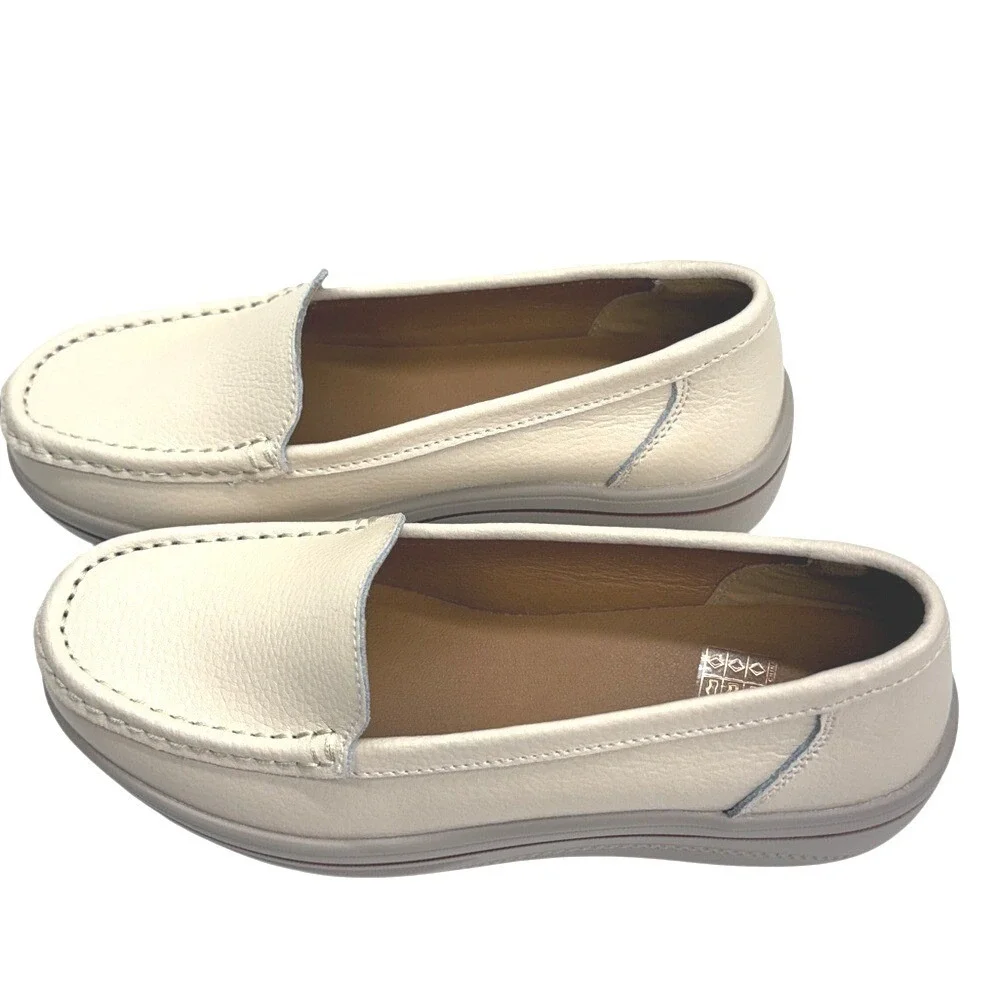 Comfortable Cream Leather Loafer Shoes‎ Women Size 41 Slip On Casual Comfort